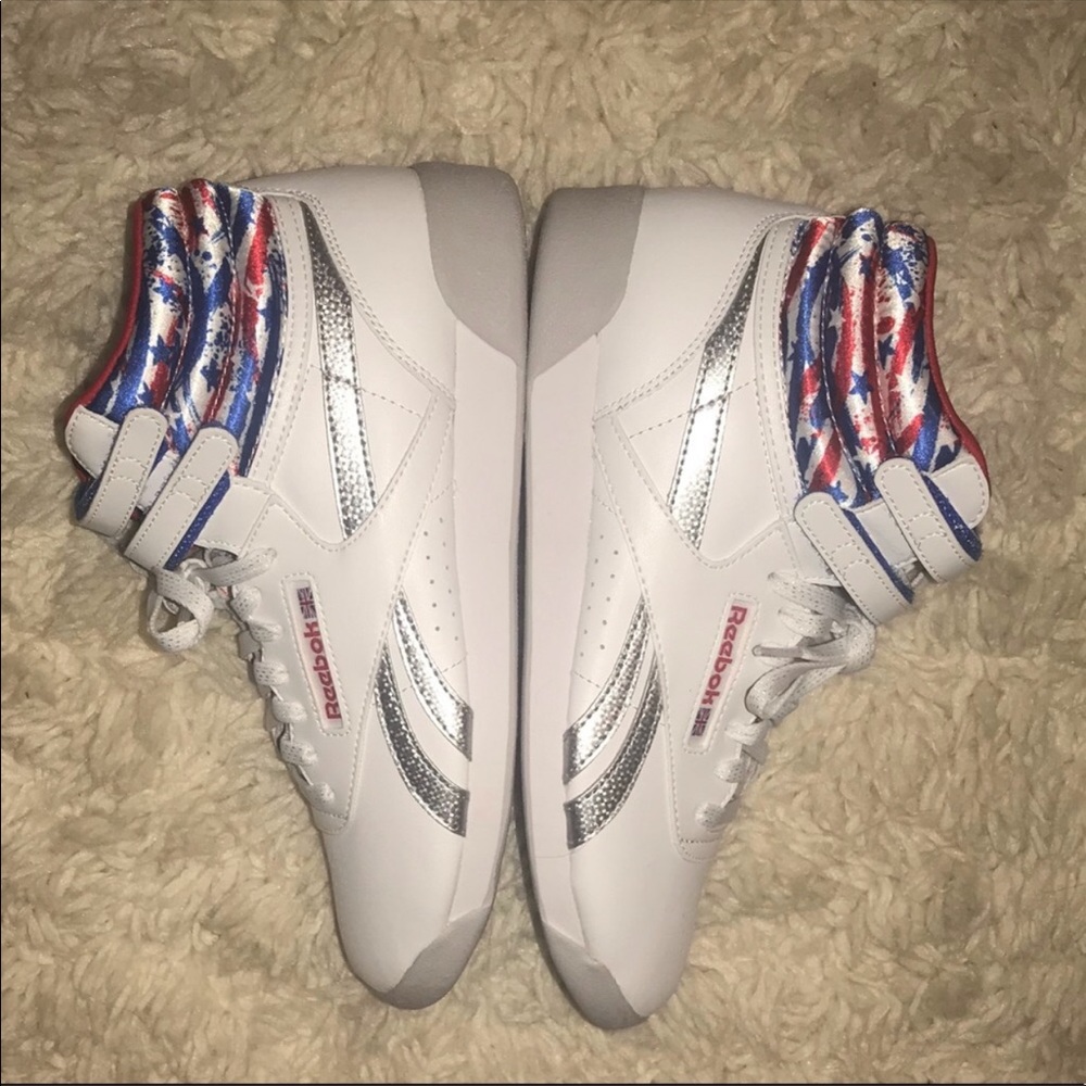 NEW Reebok American flag high tops women’s 7